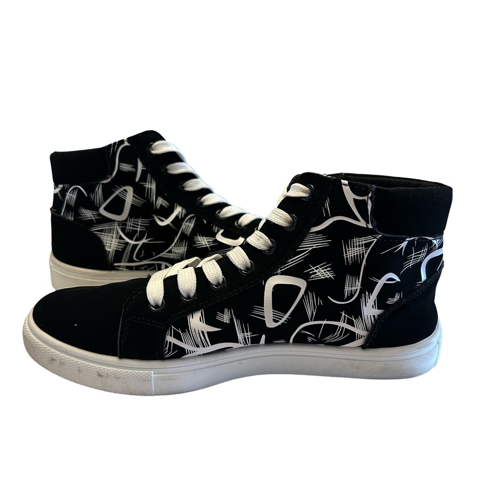 Kelinfong Black and White High-Top Fashion Sneakers
